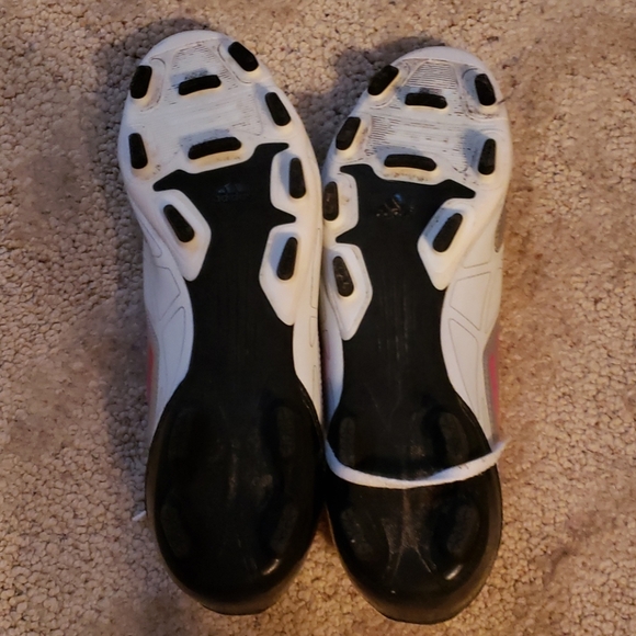 Soccer Cleats - Picture 1 of 3